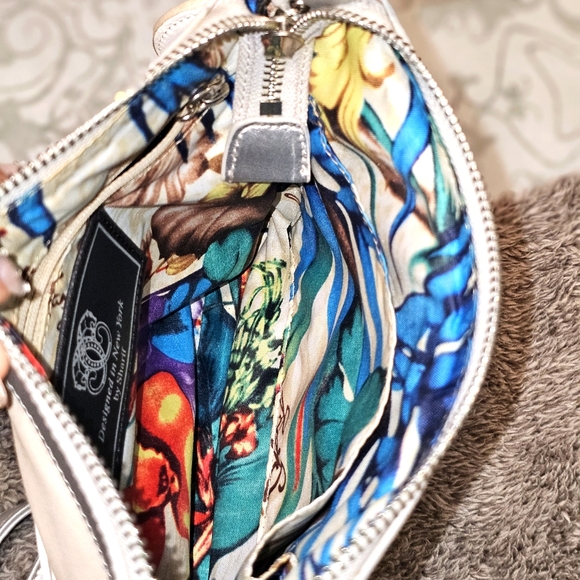 Sharif Zip Leather Crossbody Bag - Picture 13 of 15